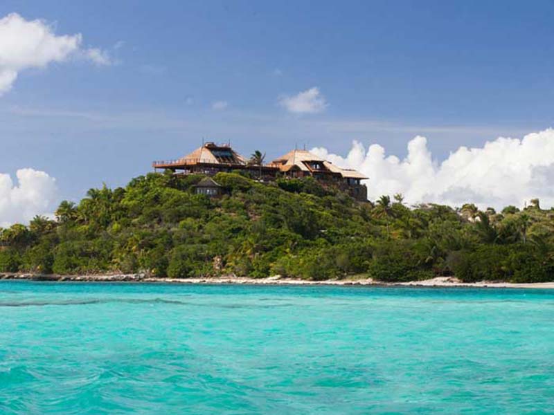 event with the participation of artist Leonardo Hidalgo