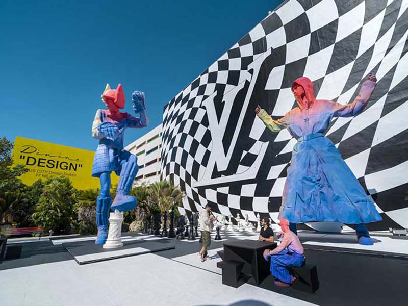 event with the participation of artist Leonardo Hidalgo