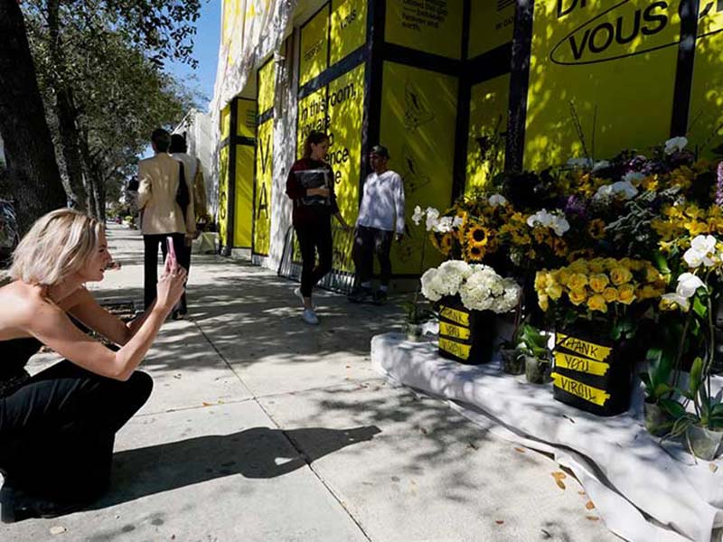 event with the participation of artist Leonardo Hidalgo